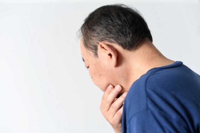 張嘴會痛、脖子緊又常頭痛？顳顎關節出問題，可能牽動全身