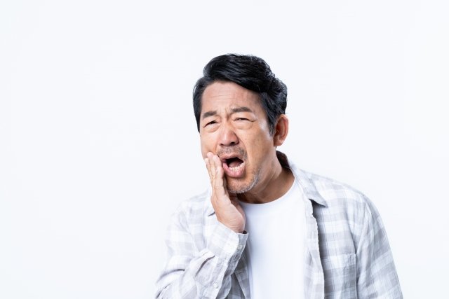 牙齒少不只是難咬東西！缺牙可能影響走路、肌力，甚至認知健康